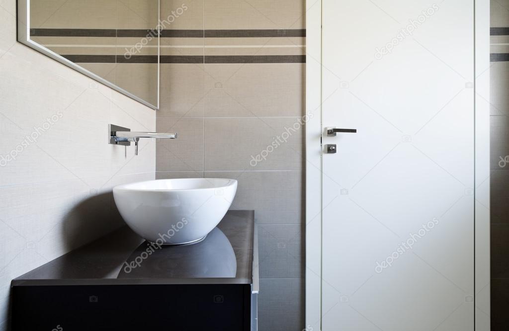 Modern apartment, bathroom — Stock Photo © Zveiger 24022185