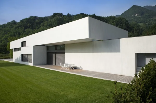 Casa moderna, exterior — Fotografia de Stock