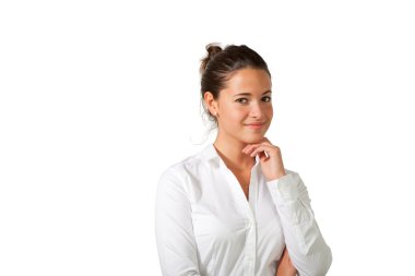 Beyaz arka planda izole edilmiş genç bir kadın