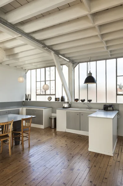 Oude loft, interieur — Stockfoto