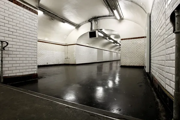 Antiguo túnel subterráneo —  Fotos de Stock