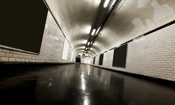 Gammal underjordisk tunnel — Stockfoto