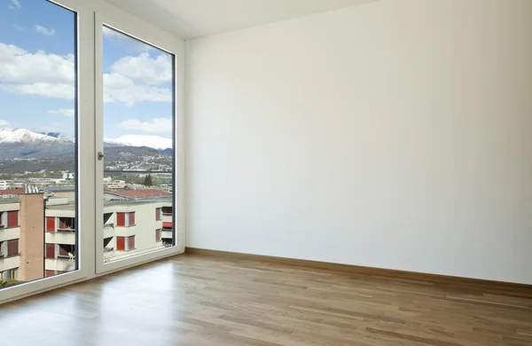 Interior, apartamento novo vazio, janelas — Fotografia de Stock