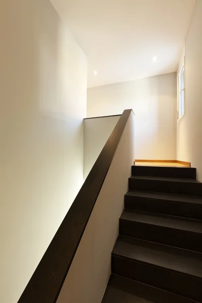Casa moderna, escalera —  Fotos de Stock