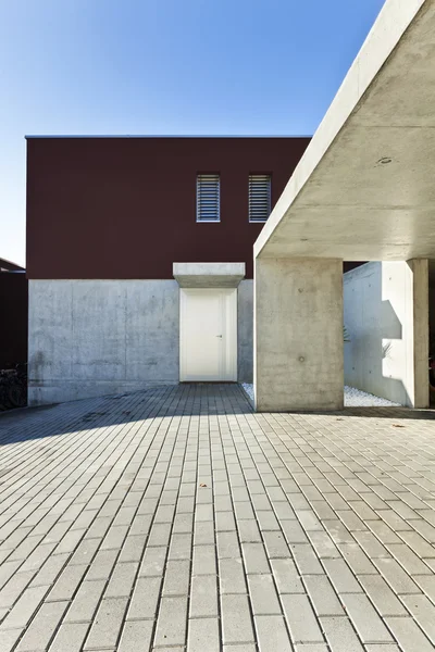 Casa moderna, al aire libre —  Fotos de Stock