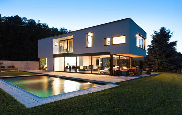 современная вилла ночью
