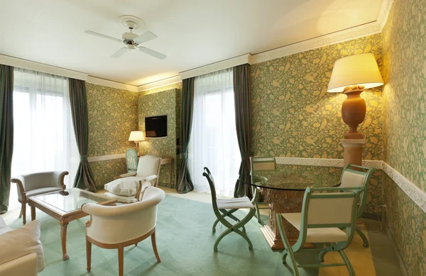 Interiör lyx lägenhet, bekväm svit, lounge — Stockfoto
