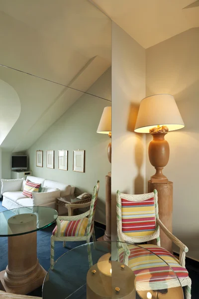 Interior luxury apartment, comfortable suite, mirror image — Stock Photo, Image