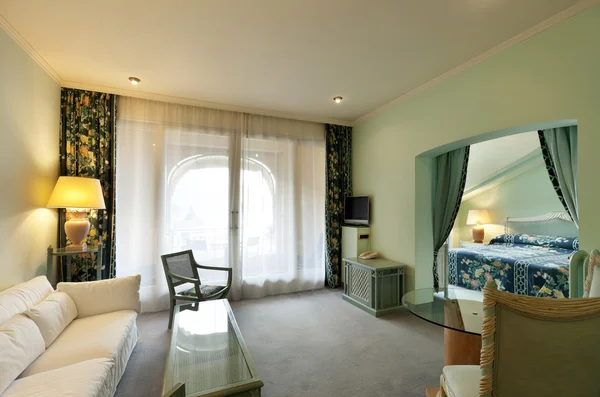 Intérieur appartement de luxe, chambre confortable — Photo