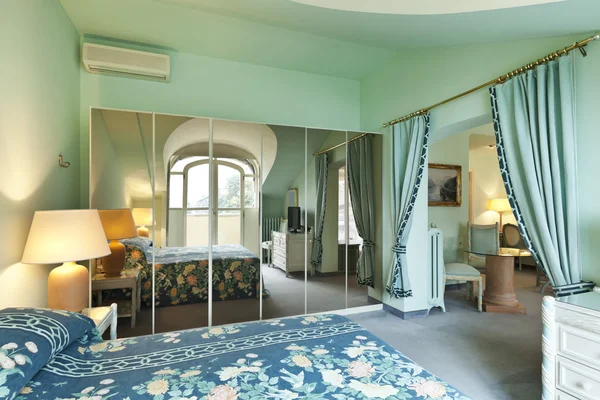 Luxus-Wohnung im Inneren, komfortables Zimmer — Stockfoto