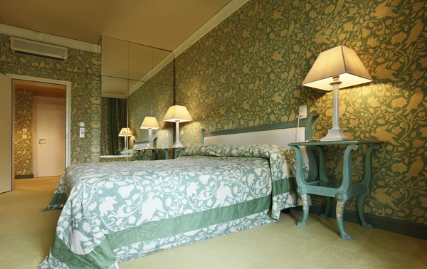 Interior luxury apartment, comfortable bedroom — Stock Photo, Image