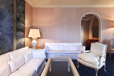 Lüks bir daire, rahat bir süit, dinlenme odası.