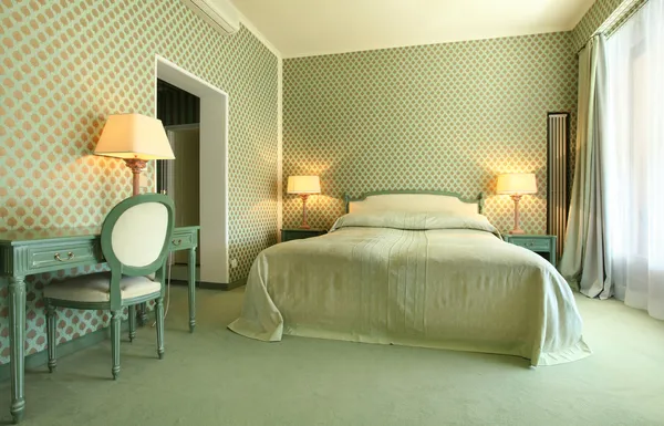 Interior luxury apartment, comfortable bedroom — Stock Photo, Image