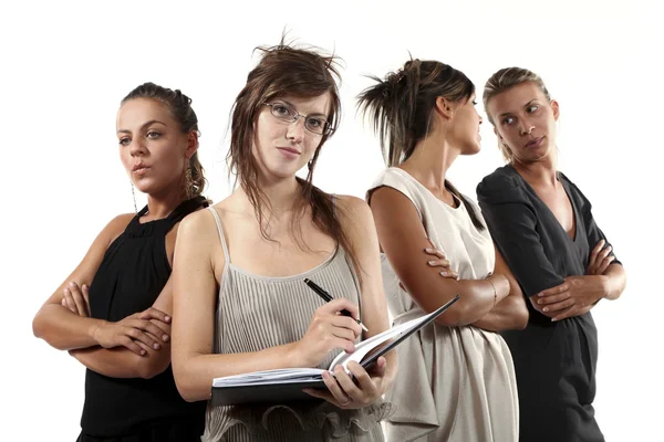 Portrait de jeunes femmes d'affaires au travail isolées sur fond blanc — Photo