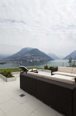 modern ev, açık havada güzel iç