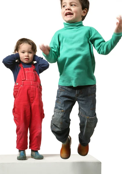 Retrato de hermano y hermana — Foto de Stock