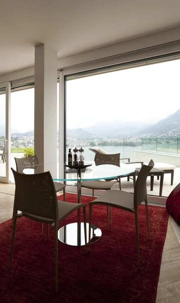 Comedor con vista perfecta a la ventana — Foto de Stock