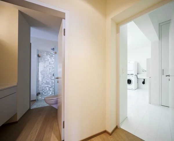 Intérieur appartement vide moderne, appartement personne à l'intérieur — Photo