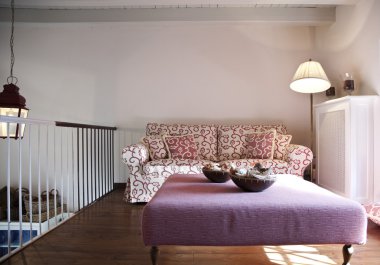 Kule, lüks konut daire, Oda kanepe