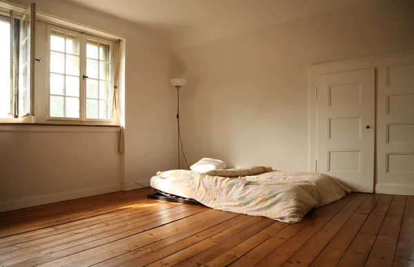 Mattress in old room — Stock Photo, Image