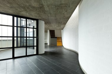 Modern boş villa, geniş pencere