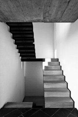 İç modern villa, ahşap merdiven