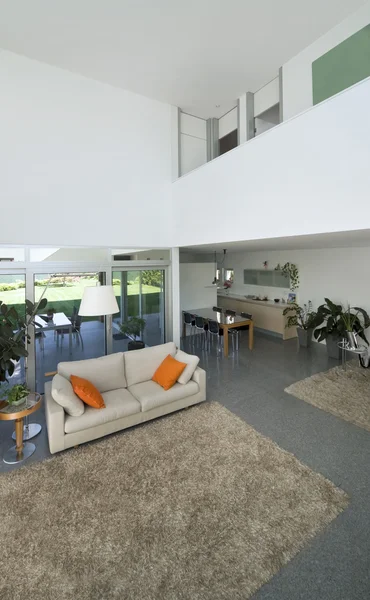 Maison en brique moderne intérieur — Stockfoto