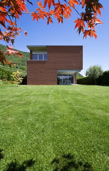 Moderne bakstenen huis — Stockfoto