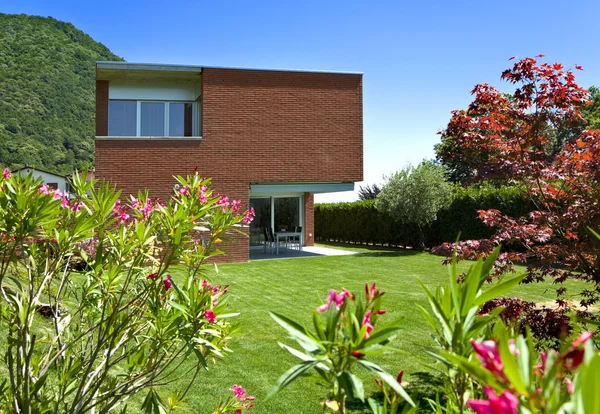 Moderne bakstenen huis — Stockfoto