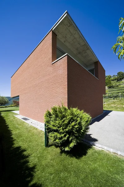 Casa de tijolo moderna — Fotografia de Stock