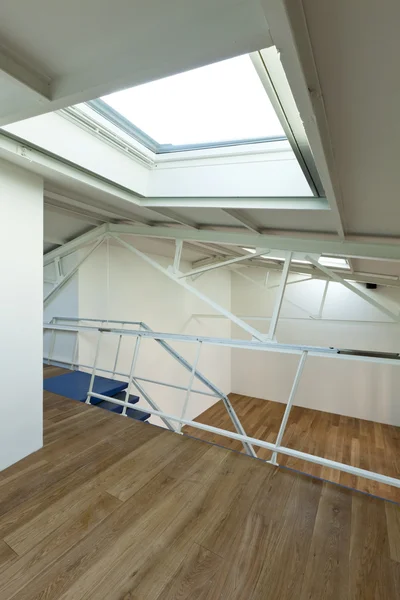 Appartement avec mezzanine — Photo