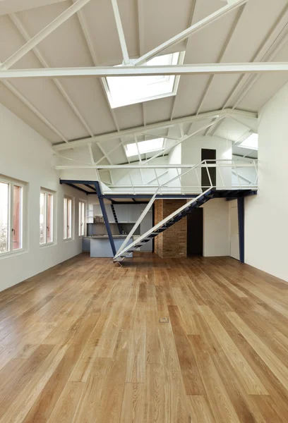 Appartement met mezzanine — Stockfoto