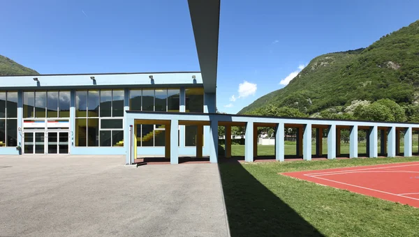 Escola pública, ginásio de entrada — Fotografia de Stock