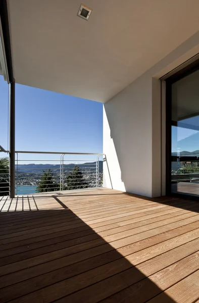 Moderno appartamento, balcone — Foto Stock