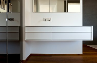 Yeni banyo, parke zemin