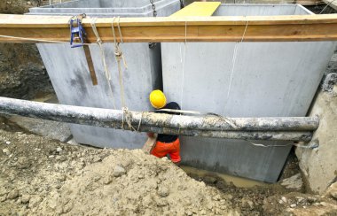 bir tersanelerinde iş işçisi