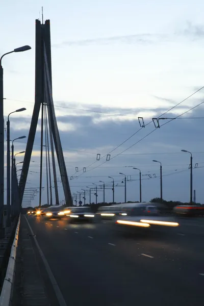 Brug over de rivier — Stockfoto