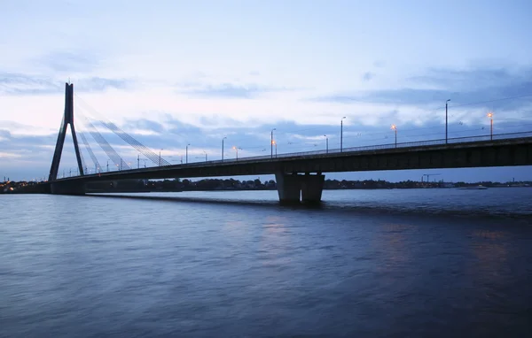 Puente sobre el río — Foto de Stock