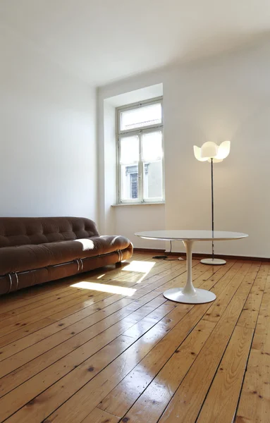 Novému vybavení obývacího pokoje, hezký byt — Stock fotografie