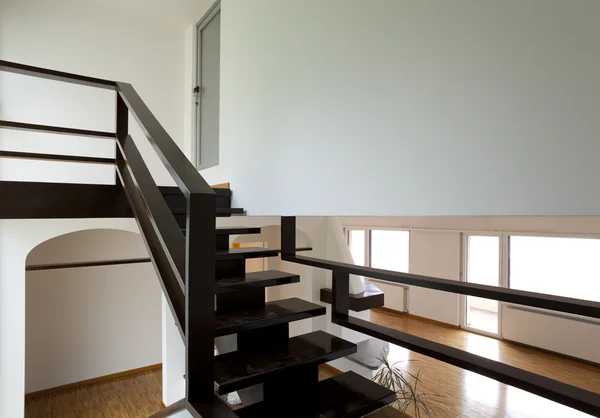 Schwarze Treppe — Stockfoto