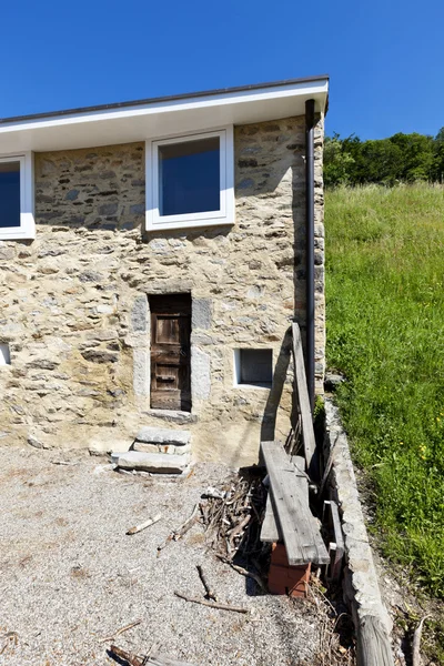 Vakantiehuis in de bergen — Stockfoto