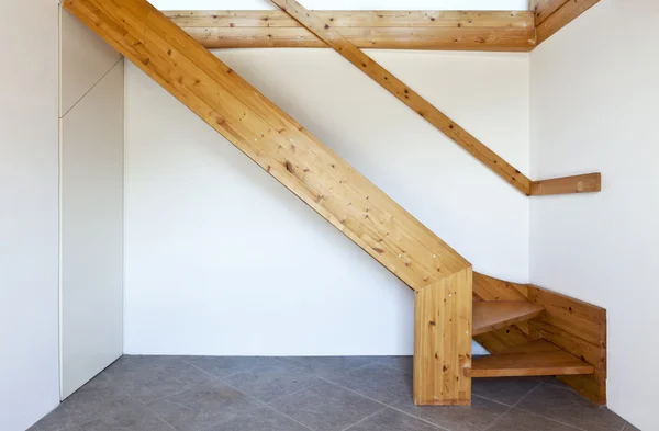 木造階段 — ストック写真
