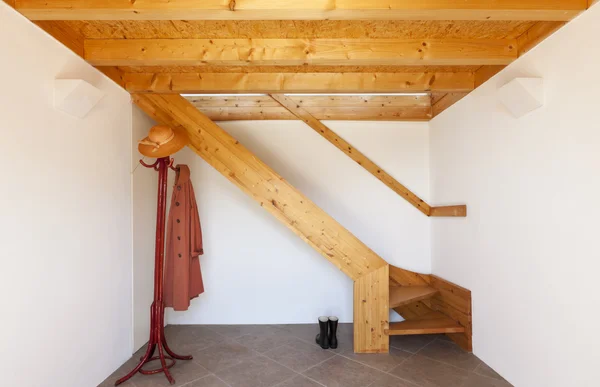 Holztreppe — Stockfoto