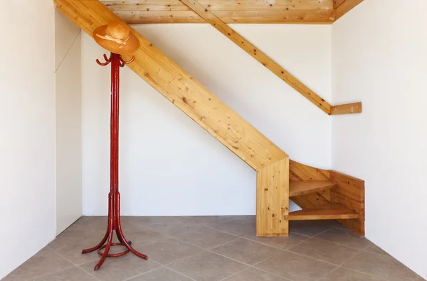 Holztreppe — Stockfoto