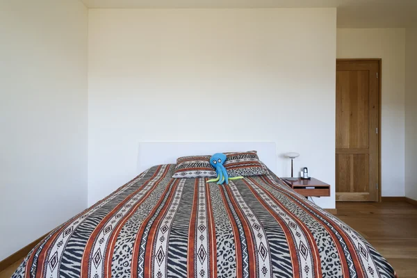 美しいアパート インテリア、寝室 — ストック写真
