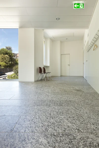 Gebouw interieur, granieten vloer — Stockfoto