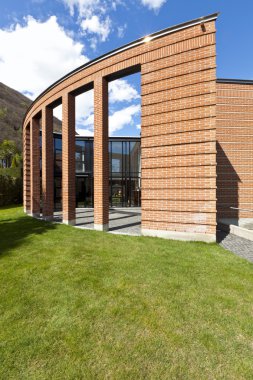 Modern tuğla ev