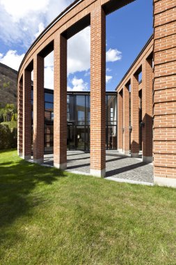 Modern tuğla ev