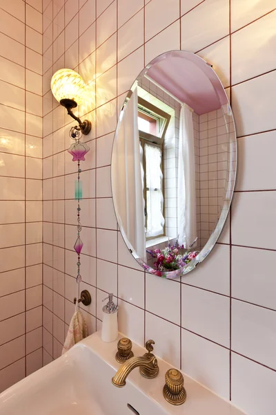 Salle de bain confortable — Photo