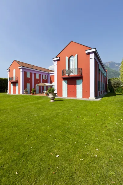 Modern villa — Stockfoto